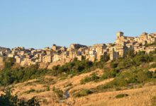 Фото - Ещё один городок в Италии начал продавать дома за один евро